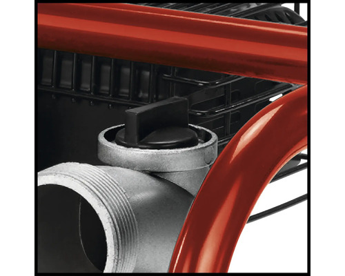 Detailansicht eines Kompressors mit schwarzem Drehknopf und silbernem Anschlussstück