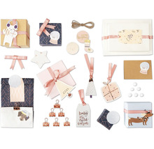 Emballages cadeaux décoratifs et accessoires à motifs de saison