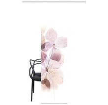 Chaise noire avec motif floral