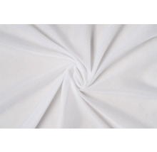 Tissu de rideau blanc avec des plis