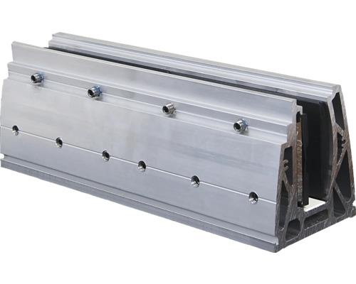 Aluminiumprofil mit Schraubenlöchern