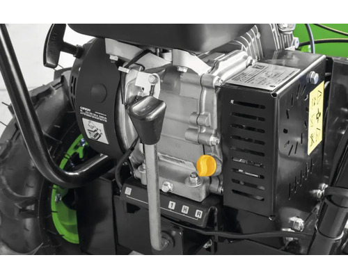 Detailansicht eines Motorblocks einer Motorhacke