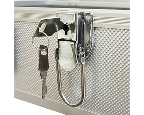 Boîte à outils verrouillée avec clé