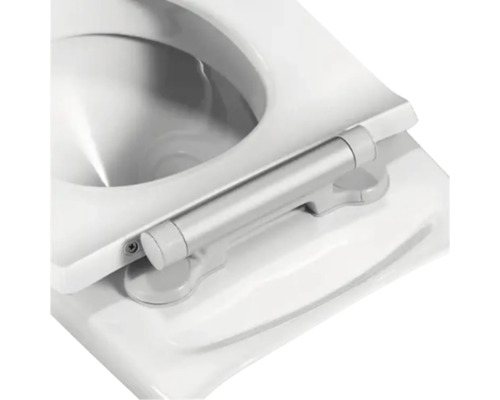 Detailansicht einer Toilette mit einem WC-Sitz aus Sanitärkeramik