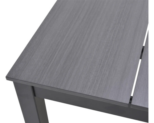 Vue détaillée d''une table de jardin avec aspect bois