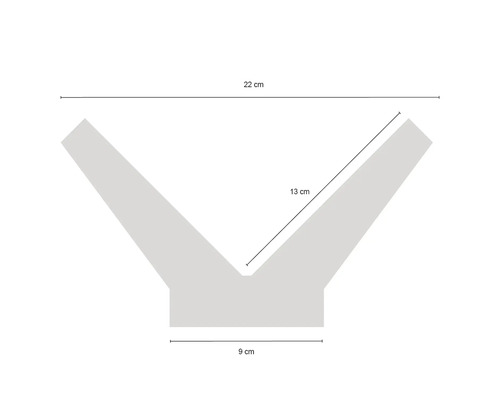 Abmessungen eines V-förmigen Produkts: 22 cm breit, 13 cm hoch, 9 cm Sockelbreite