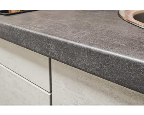 Plan de travail de cuisine avec surface minérale