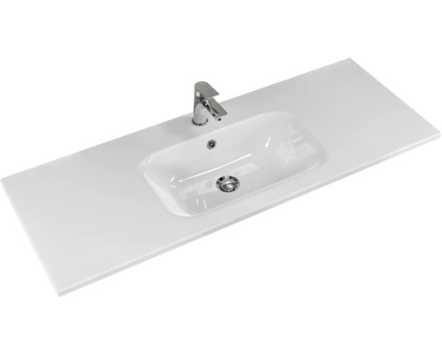 Plan de toilette avec lavabo et robinetterie