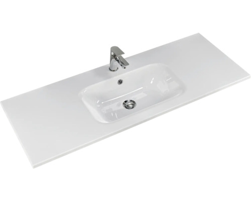 Plan de toilette avec lavabo et robinetterie