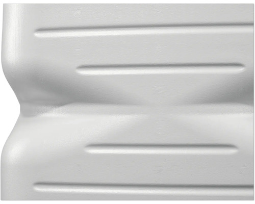 Vue détaillée d''une bouteille en plastique blanche avec des rainures horizontales