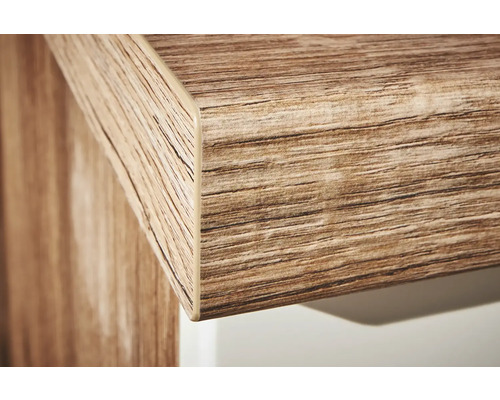 Vue détaillée d''un plan de travail avec veinures de bois