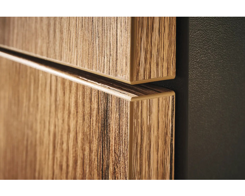 Vue détaillée des façades de meubles en bois