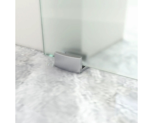 Detailansicht einer Duschkabine mit Bodenbefestigung