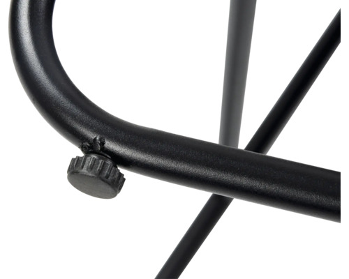 Gros plan sur un pied réglable d''un meuble.