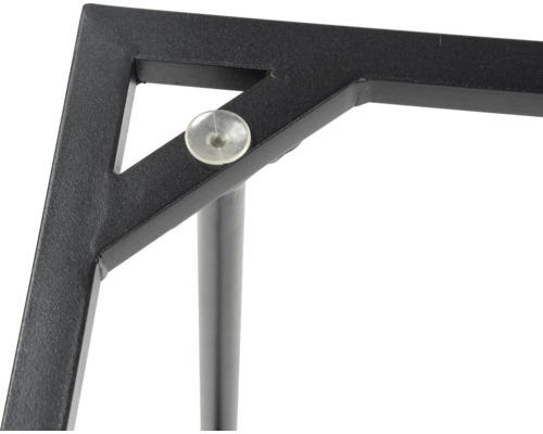 Vue détaillée d''un meuble avec cadre métallique et patin transparent