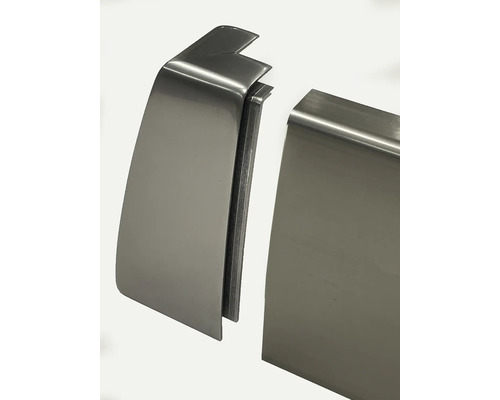 Deux profilés en aluminium pour la protection des bords