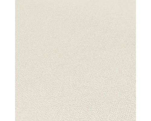 Detailansicht einer hellen Tapete mit Textilstruktur