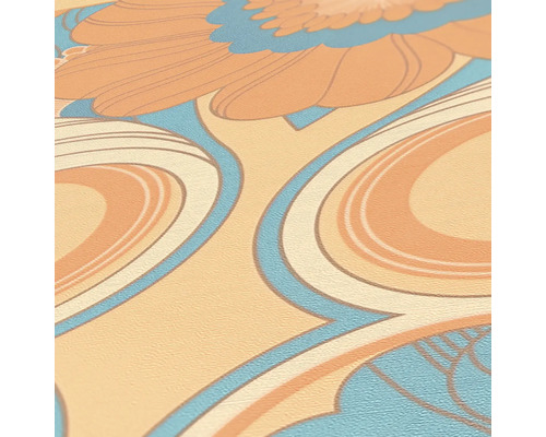 Nahaufnahme einer Tapete mit floralen und geschwungenen Motiven