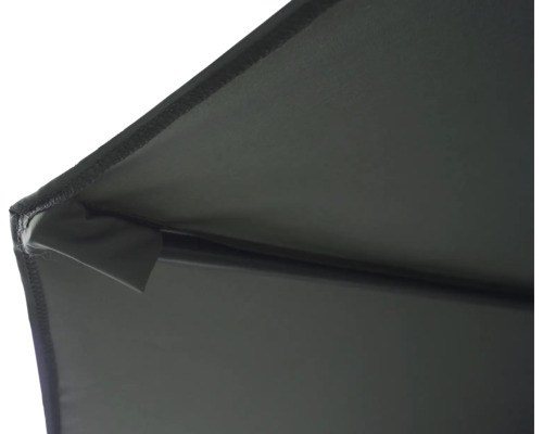 Detailansicht der Bespannung eines Sonnenschirms