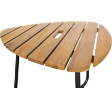 Gartentisch mit Holzplatte und Metallbeinen
