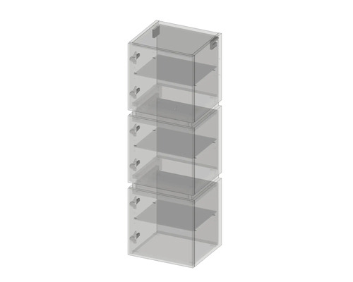 Trois boîtes de rangement transparentes avec étagères