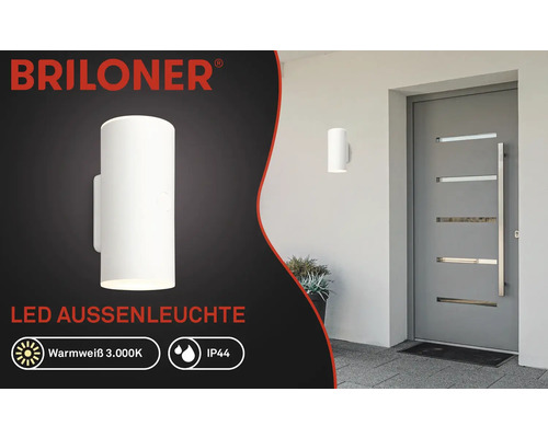 Briloner LED Außenleuchte an einer Hauswand mit Schutzart IP44