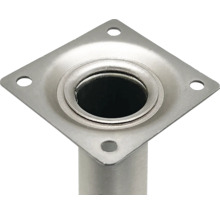 Möbelfuß aus Metall mit quadratischer Montageplatte