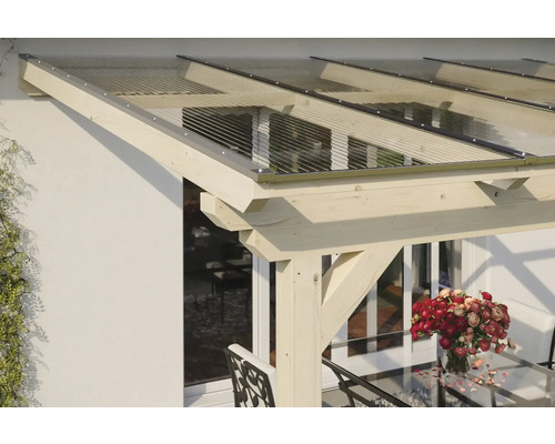 Toit de terrasse en bois avec plaques ondulées transparentes