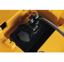 Detailaufnahme einer Ladestation mit USB-Anschluss
