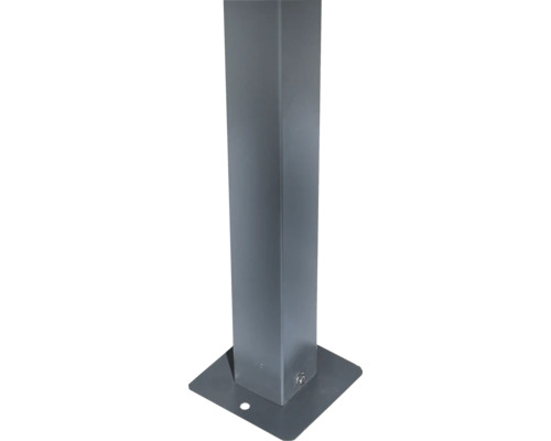 Stützpfosten aus Metall mit Montagefuß
