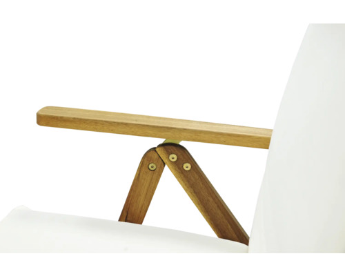 Detailansicht eines Holzarmlehnstuhls mit Schrauben