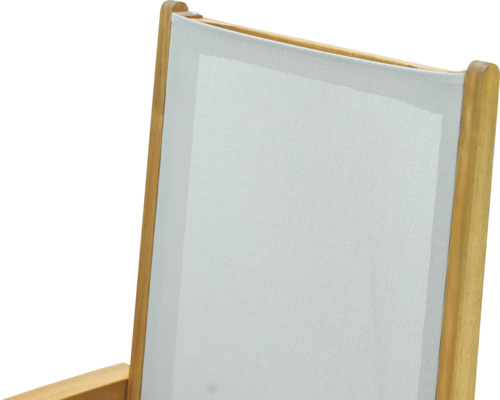 Vue détaillée d''un transat de jardin avec cadre en bois et revêtement en tissu