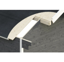 Detailansicht eines Holzhausbaus mit Dachkonstruktion und Holzverkleidung