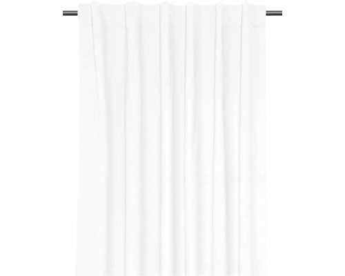 Weißer Flächenvorhang an Gardinenstange