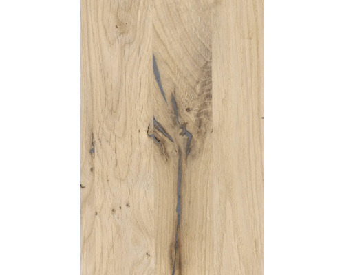 Nahaufnahme einer Tischplatte aus Eiche