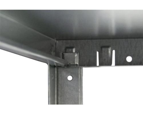 Detailansicht einer Regalverbindung aus Metall