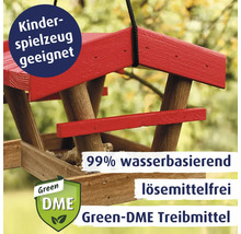 Hängendes Vogelhaus aus Holz mit dem Hinweis Kinderspielzeug geeignet, 99 % wasserbasiert, lösemittelfrei und Green-DME Treibmittel.