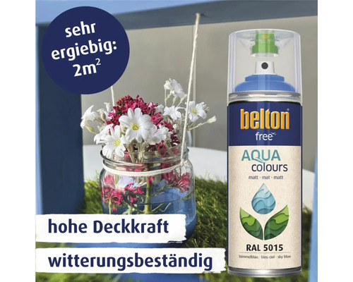 Belton Free Aqua Colors Sprühfarbe mit einem Blumenarrangement in einem Glas