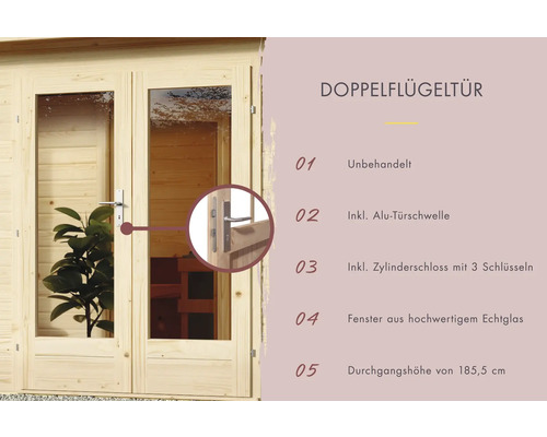 Doppelflügeltür aus Holz mit Glasfenstern und Aluminium-Türschwelle