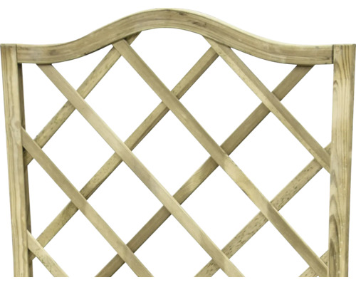 Detailansicht eines Holzspaliers mit Rautenmuster und geschwungener Oberkante