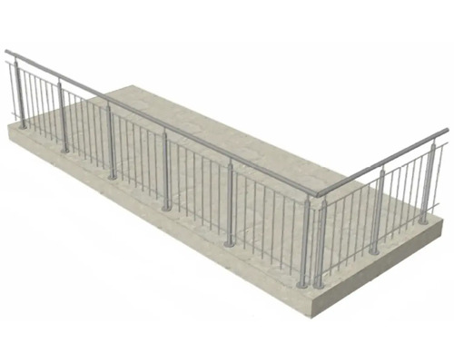 Garde-corps en métal sur plateforme en béton