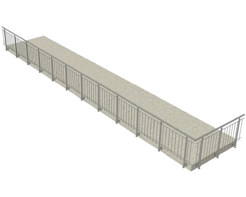 Lange Brücke mit Geländer.