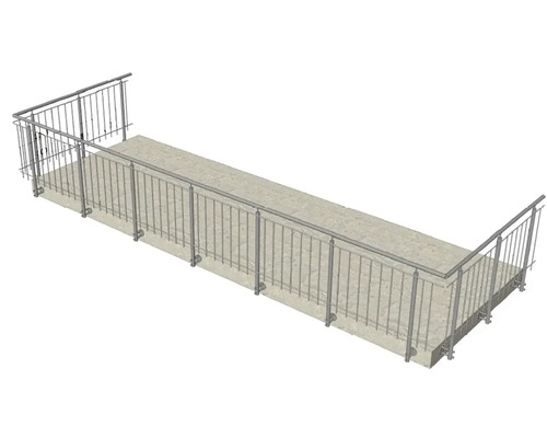 Ansicht eines Betonstegs mit Metallgeländer