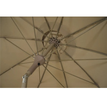 Dessous d''un parasol de jardin avec armature métallique