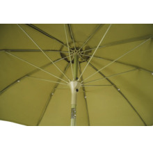 Vue du dessous d''un parasol ouvert