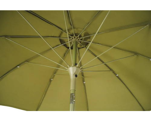 Vue du dessous d''un parasol ouvert