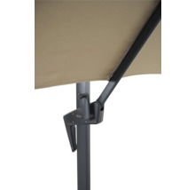 Gros plan d''un parasol avec structure grise et toit de parasol beige.