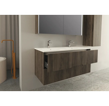 Modernes Badezimmer mit Waschtischunterschrank, Aufsatzwaschbecken, Spiegelschrank und Hochschrank