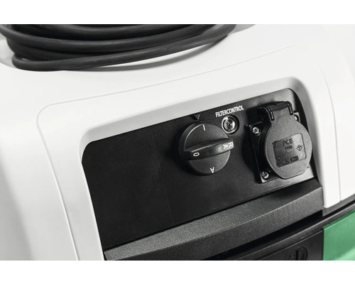 Detailansicht einer Filtersteuerung und Steckdose.