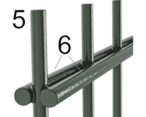 Detailansicht eines Metallzauns mit Fokus auf die Verbindungspunkte